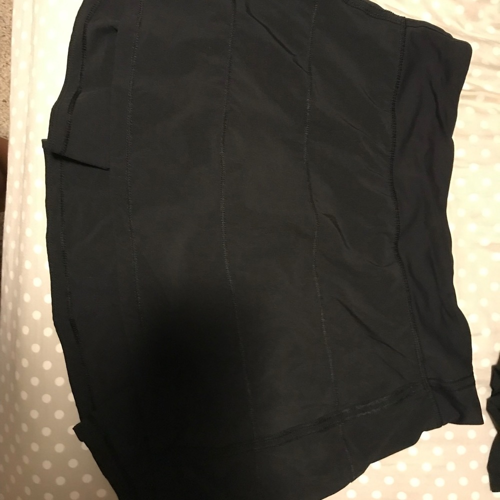 Lululemon black skirt 8